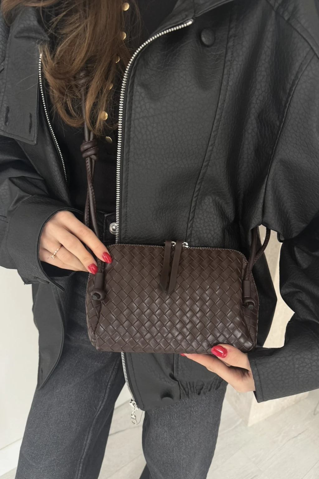 Pochette bottega en marron foncé