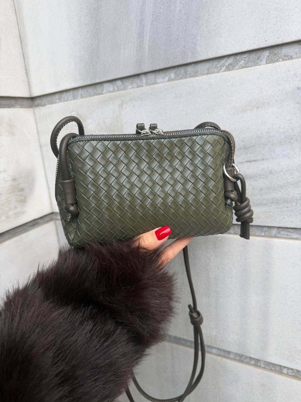 Pochette bottega en vert olive