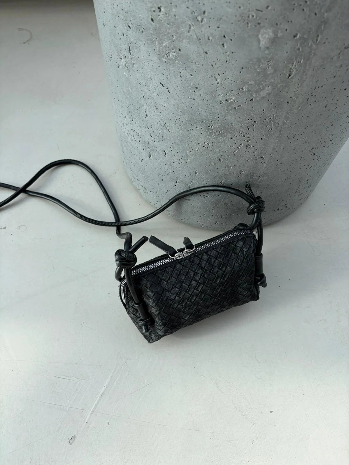 Pochette bottega en noir