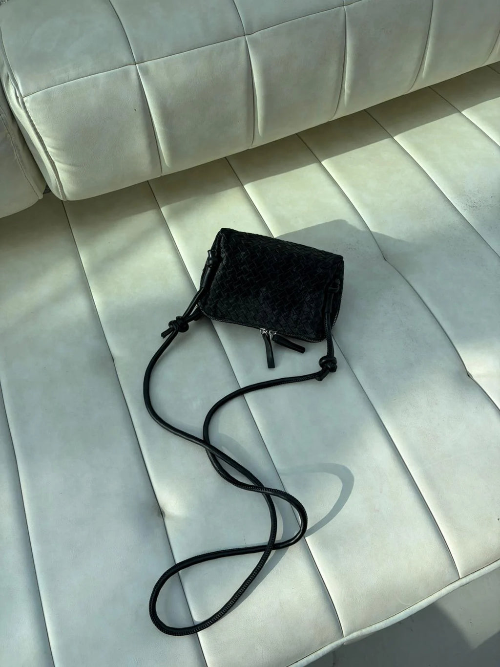 Pochette bottega en noir